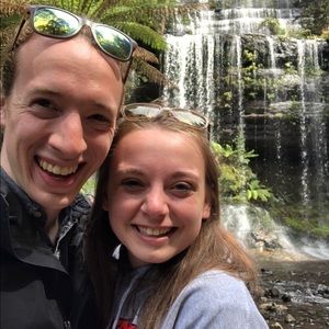 Meet your Posher, Caitlin